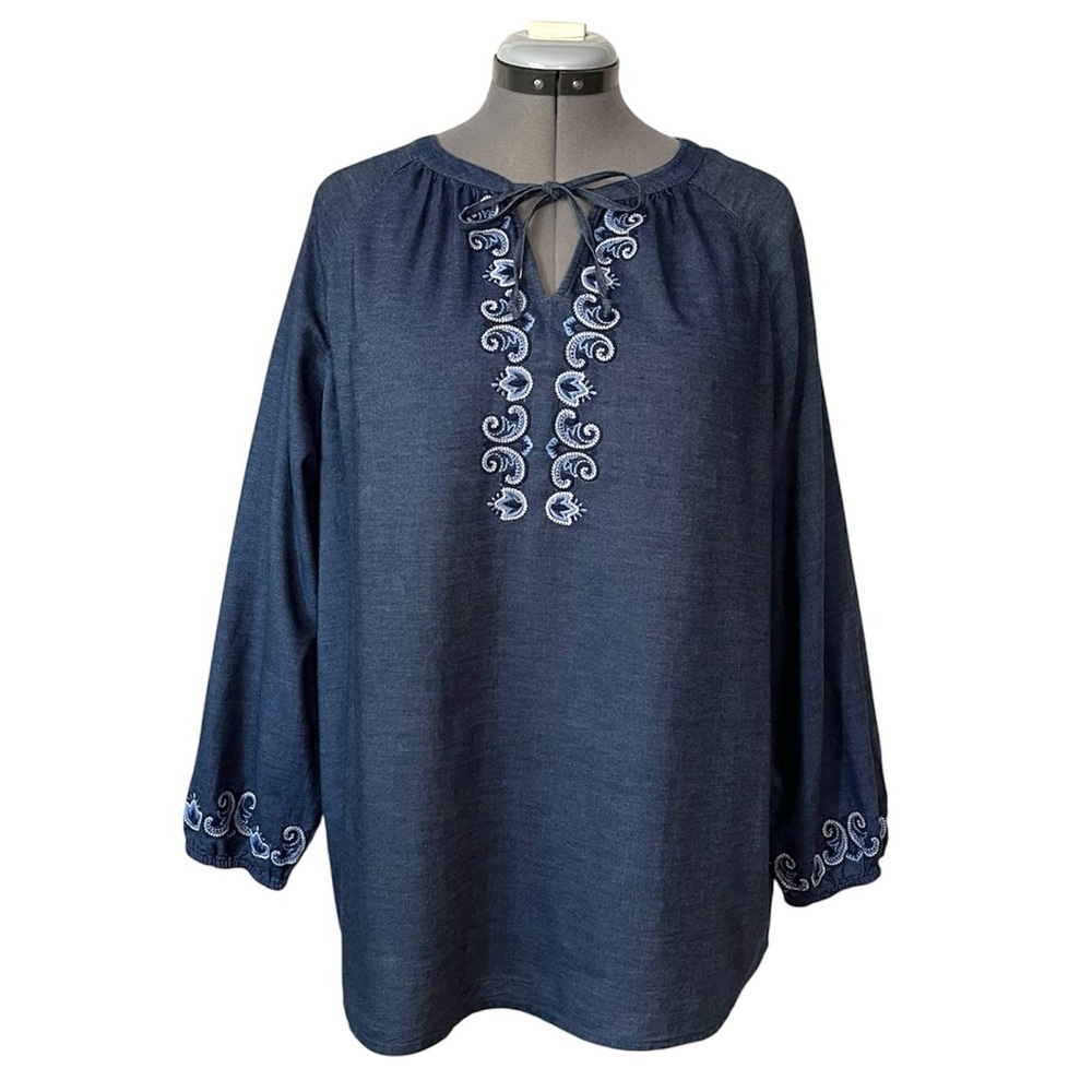 Chico’s denim embroidered peasant top L